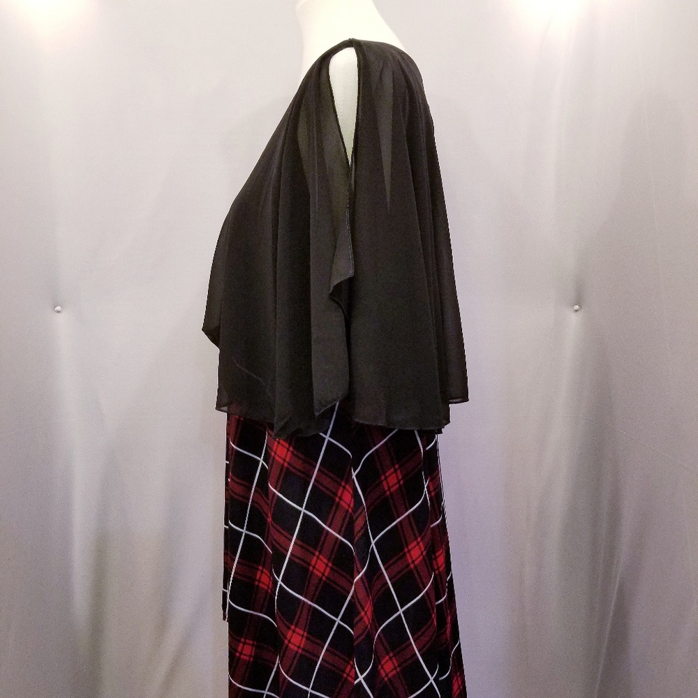 ⬇️$44 PRICE DROP Assymetrical Plaid Tunic - Picture 5 of 7